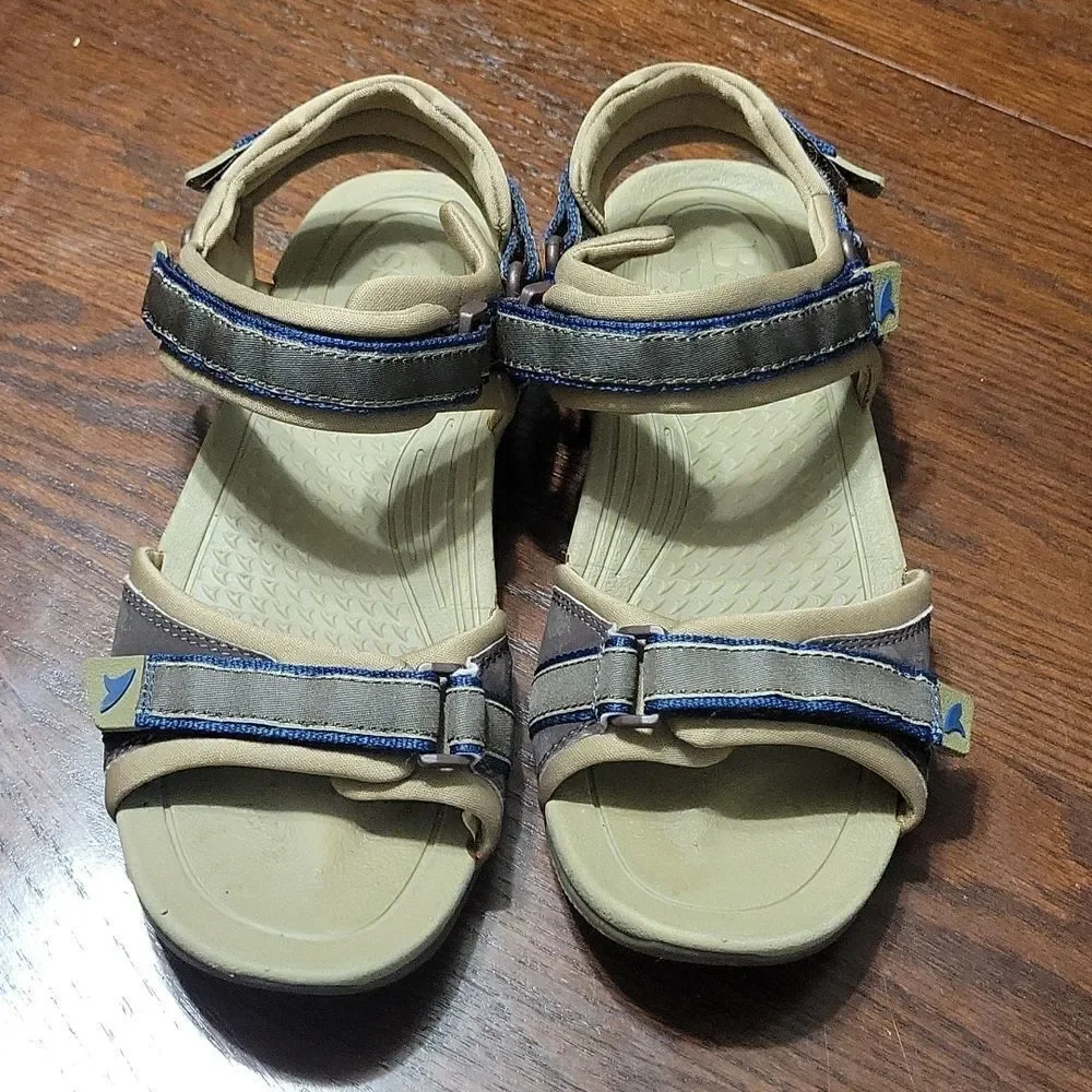 Bass Rugged Shark Mako sport sandals sz 9